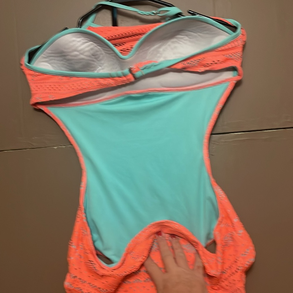 Bathing suit - Picture 3 of 3